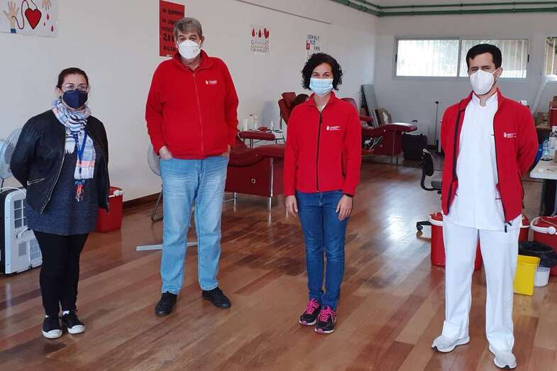 El equipo del ICHH junto a la profesora Ruth Umpiérrez / TA